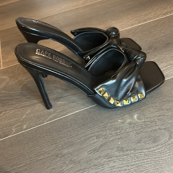 Cape Robbin Darian Slip On Black Open Toe High Heel Clogs with Gold Studs NEW - Picture 8 of 17